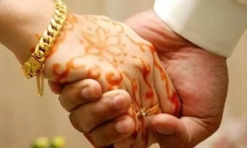 വിവാഹപ്പന്തലിൽനിന്ന്​ സന്നദ്ധ സേവനത്തിന് നവദമ്പതികൾ