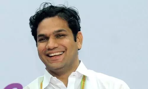 ​ലോക്​സഭ തെരഞ്ഞെടുപ്പിലെ എതിരാളിയും നിയുക്തമന്ത്രിയുമായ പി.രാജീവിന്​ ആശംസകളുമായി ഹൈബി