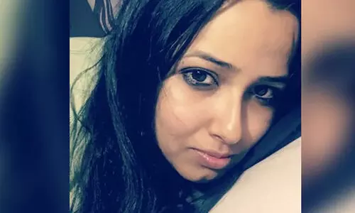 ട്വീറ്റിട്ട്​ ലഭിച്ച ഐ.സി.യു ബെഡും രക്ഷിച്ചില്ല; മാതാവിന്​ പിന്നാലെ കോവിഡിന്​ കീഴടങ്ങി ജാമിയ മില്ലിയ പ്രൊഫസർ