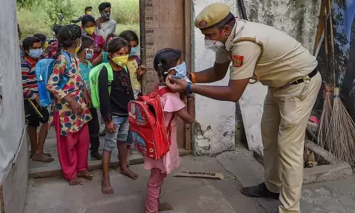 കോവിഡ് മൂന്നാം തരംഗത്തിൽ ഇരകൾ കുട്ടികൾ? വിദഗ്ധർക്ക് പറയാനുള്ളത് ഇതാണ്.. കോവിഡ് മൂന്നാം തരംഗത്തിൽ ഇരകൾ കുട്ടികൾ? വിദഗ്ധർക്ക് പറയാനുള്ളത് ഇതാണ്..