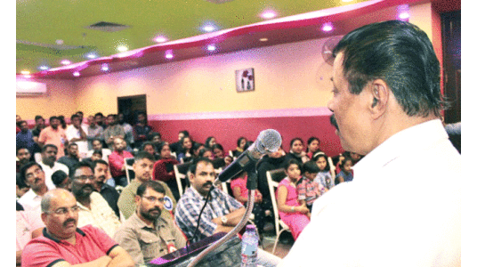 പ്ര​തി​സ​ന്ധി​ക​ളു​ടെ പെ​രു​മ​ഴ​ക്കാ​ലം തു​ട​രു​ന്നു: പു​തി​യ സ​ർ​ക്കാ​റി​ൽ പ്ര​തീ​ക്ഷ​യ​ർ​പ്പി​ച്ച് പ്ര​വാ​സി​ക​ൾ