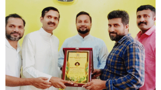 റ​ഷീ​ദ് പെ​രു​മ്പ​ട്ട​ക്ക്​ യാ​ത്ര​യ​യ​പ്പ് ന​ൽ​കി