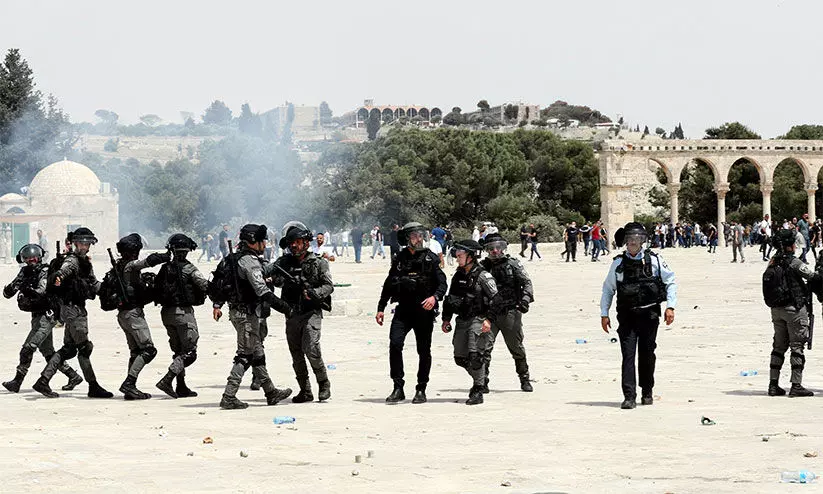 വെടിനിർത്തലിനു പിന്നാലെ മസ്​ജിദുൽ അഖ്​സയിൽ ഇസ്രായേൽ അക്രമം -VIDEO