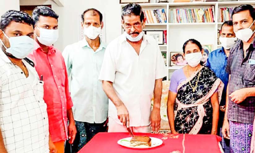 പുതിയ സർക്കാർ: മധുരം പങ്കിട്ട്​ മലയോരം