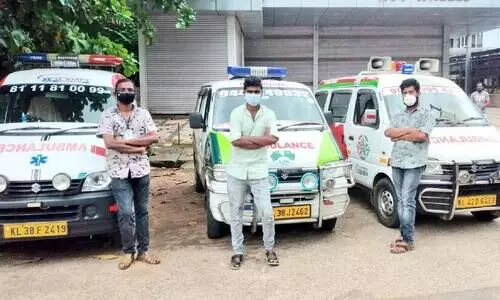 ആംബുലൻസ്​ ഡ്രൈവർമാർ ചോദിക്കുന്നു, ഞങ്ങളുടെ ജീവനും വിലയില്ലേ?