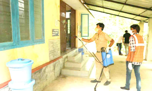 ജ​ന​മൈ​ത്രി പൊ​ലീ​സി​െൻറ നേ​തൃ​ത്വ​ത്തി​ൽ  അ​ണു​ന​ശീ​ക​ര​ണം ന​ട​ത്തി