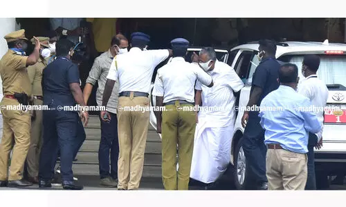 ന്യൂനപക്ഷ ക്ഷേമ വകുപ്പ് മുഖ്യമന്ത്രി ഏറ്റെടുത്തു; വീണക്ക് വനിതാ ശിശുക്ഷേമം, ആർ. ബിന്ദുവിന് സാമൂഹിക നീതി എന്നിവ കൂടി