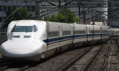 ​150 കി.മീ വേഗതയിൽ ഓടുന്ന ട്രെയിനിന്‍റെ കോക്​പിറ്റിൽനിന്ന്​ ഇറങ്ങിപ്പോയി ഡ്രൈവർ; എന്തിനെന്നറിഞ്ഞ്​ ഞെട്ടി അധികൃതർ