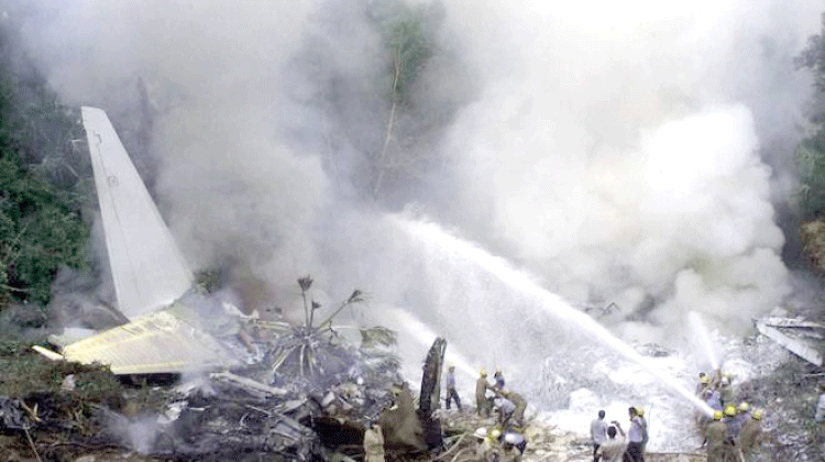 മംഗളൂരു വിമാന ദുരന്തത്തിന് ഇന്ന് 11 വയസ്സ്; നഷ്ടപരിഹാരം അകലെ മംഗളൂരു വിമാന ദുരന്തത്തിന് ഇന്ന് 11 വയസ്സ്; നഷ്ടപരിഹാരം അകലെ