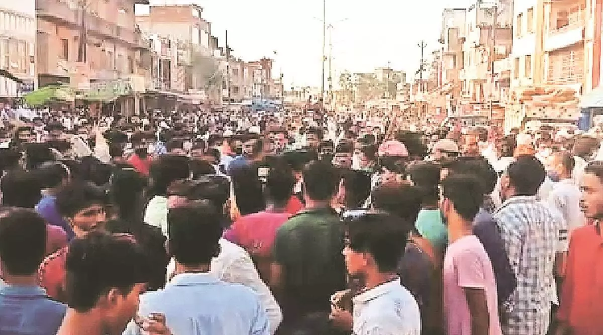 protest on Unnao-Bangarmau-Hardoi road