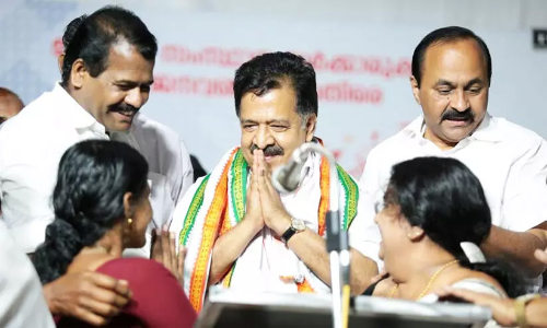 ര​മേ​ശ് ചെ​ന്നി​ത്ത​ല​യെ മാ​റ്റി​യ രീ​തി​യി​ൽ;​ ​െഎ ഗ്രൂപ്പിന്​ അമർഷം