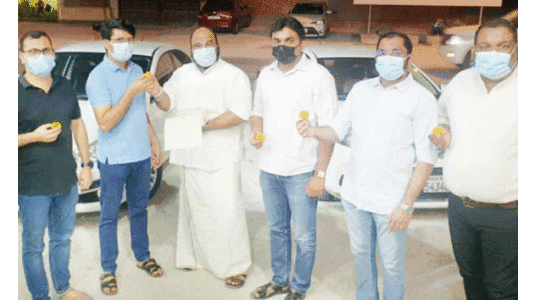 വി.ഡി. സതീശനെ അഭിനന്ദിച്ചു