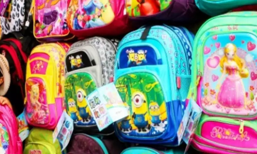 നിരാശയുടെ കുട ചൂടി വീണ്ടും സ്കൂൾ വിപണി