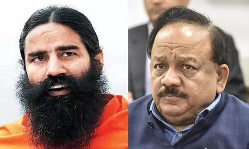 രാജ്യത്തെ ജനങ്ങളെ മൊത്തമായി അപമാനിച്ചു; ബാബാ രാംദേവിനെ കൈയ്യൊഴിഞ്ഞ്​ രൂക്ഷ വിമർശനവുമായി കേന്ദ്ര ആരോഗ്യ മന്ത്രി