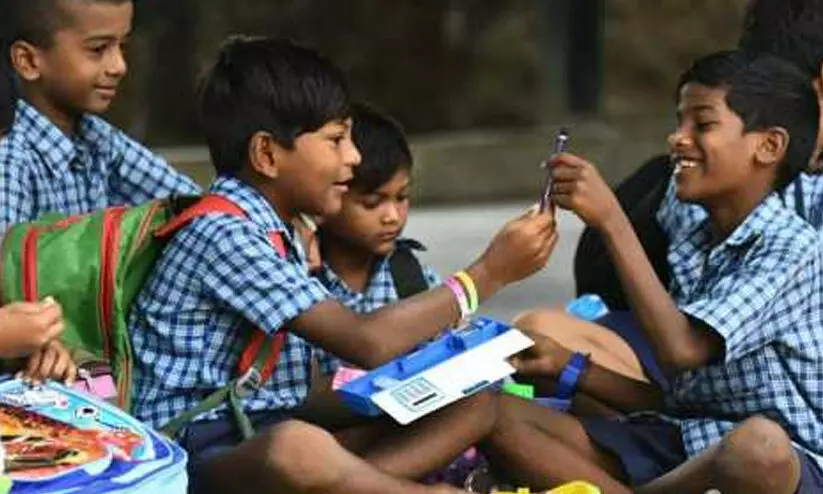 ഡിജിറ്റൽ പഠന സൗകര്യമില്ലാത്ത കുട്ടികളെ കണ്ടെത്താൻ വീണ്ടും വിവര ശേഖരണം ഡിജിറ്റൽ പഠന സൗകര്യമില്ലാത്ത കുട്ടികളെ കണ്ടെത്താൻ വീണ്ടും വിവര ശേഖരണം