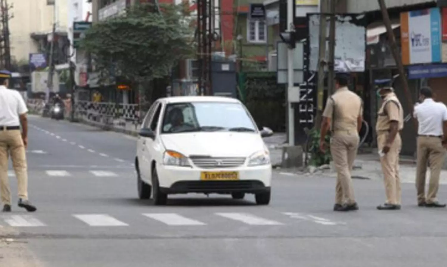 ലോ​ക്ഡൗ​ണ്‍ ലം​ഘ​നം; ഒ​രു ദി​വ​സ​ത്തി​നി​ടെ 2023 വാ​ഹ​ന​ങ്ങ​ൾ പി​ടി​ച്ചെ​ടു​ത്തു