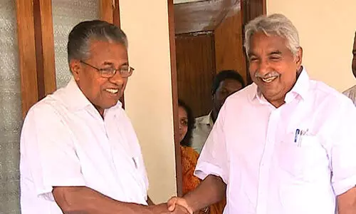 സമൂഹ മാധ്യമങ്ങളിലെ ന്യൂജൻ പിണറായിയും ഉമ്മന്‍ ചാണ്ടിയും; ഇ-മെയിൽ ഐ.ഡിയില്ലാതെ രണ്ട്​ എം.എൽ.എമാർ