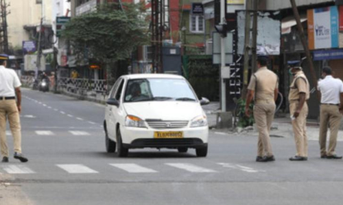 ലോ​ക്ഡൗ​ണ്‍ ലം​ഘ​നം; ഒ​രു ദി​വ​സ​ത്തി​നി​ടെ 2023 വാ​ഹ​ന​ങ്ങ​ൾ പി​ടി​ച്ചെ​ടു​ത്തു