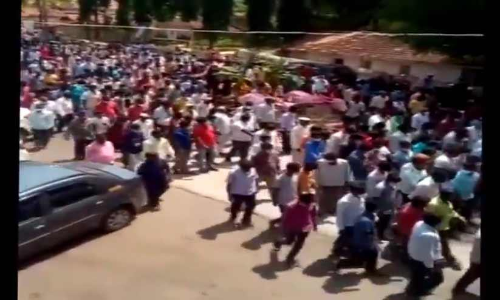 ഗ്രാമത്തിലെ ദിവ്യശക്തിയുള്ള കുതിര ചത്തു; ലോക്​ഡൗ​ൺ ലംഘിച്ച് പൊതുദർശനവും വിലാപയാത്രയും