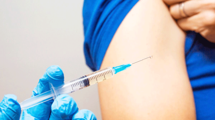 12ാം ക്ലാ​സ്​ വി​ദ്യാ​ർ​ഥി​ക​ളു​ടെ വാ​ക്​​സി​നേ​ഷ​ൻ നാ​ളെ മു​ത​ൽ