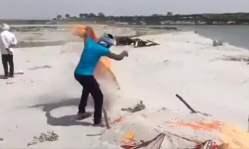 Covid Death Which cleaning campaign is this? Priyanka Gandhi Tweet