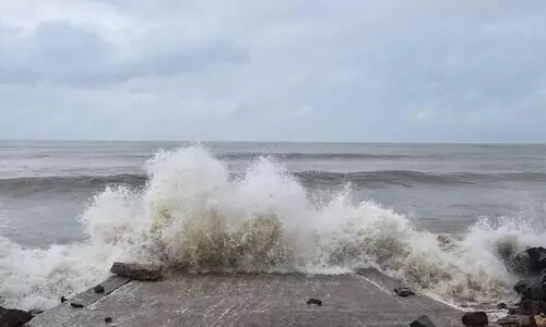 തീരത്തോടടുത്ത്​ യാസ്​; ബംഗാളിലും ഒഡിഷയിലും ജനങ്ങളെ മാറ്റിപ്പാർപ്പിച്ചു