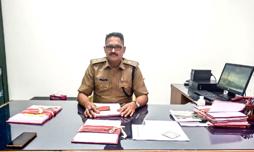 പൊലീസ് കളി അവസാനിപ്പിച്ച് പാപ്പച്ചന്‍ പടിയിറങ്ങുന്നു