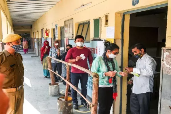 ജെ.ഇ.ഇ പരീക്ഷ മാറ്റി; പുതുക്കിയ തീയതി പിന്നീട്​