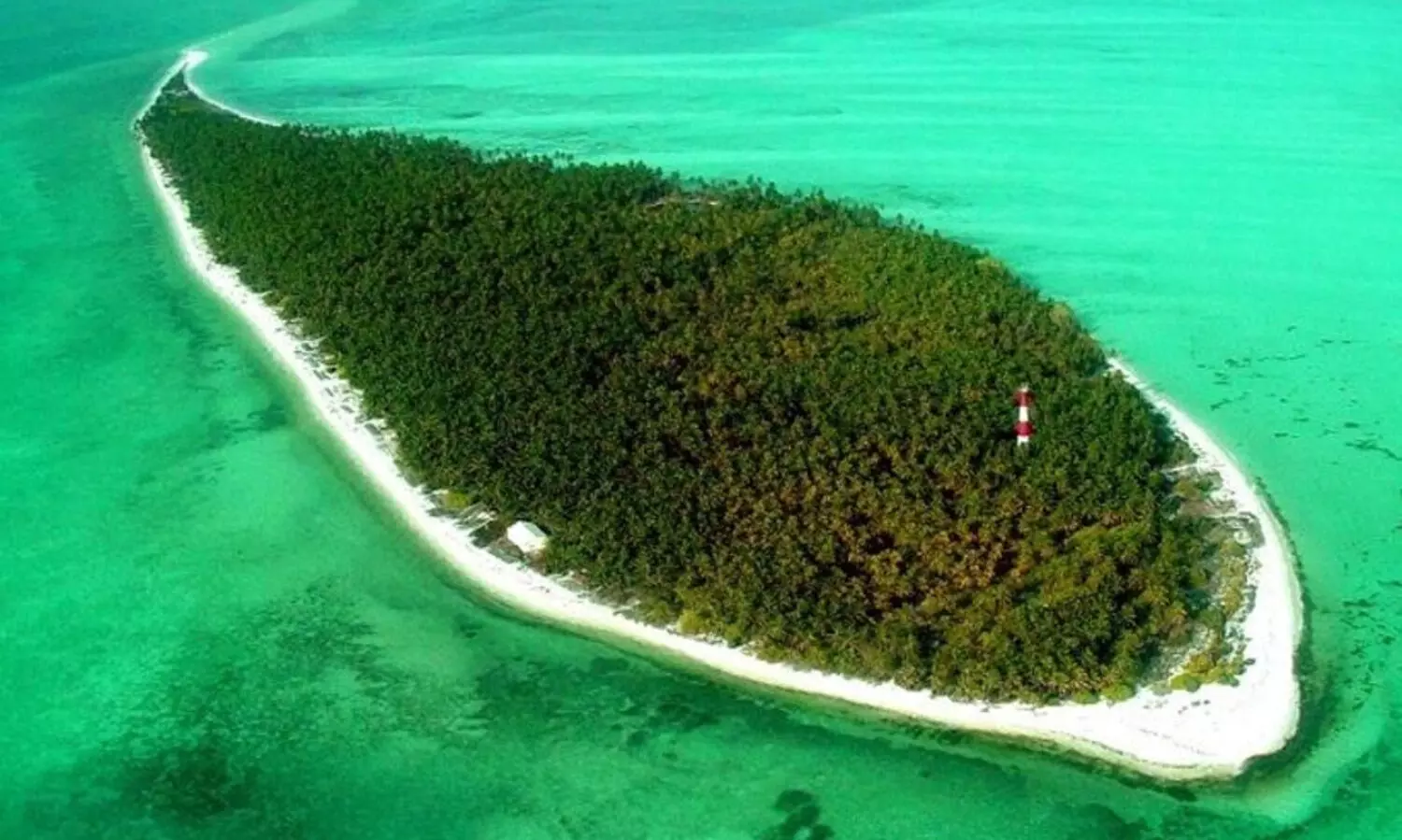 ലക്ഷദ്വീപിൽ എയർ ആംബുലൻസിന്​ നിയന്ത്രണം ഏർപ്പെടുത്തി അഡ്​മിനിസ്​ട്രേറ്റർ