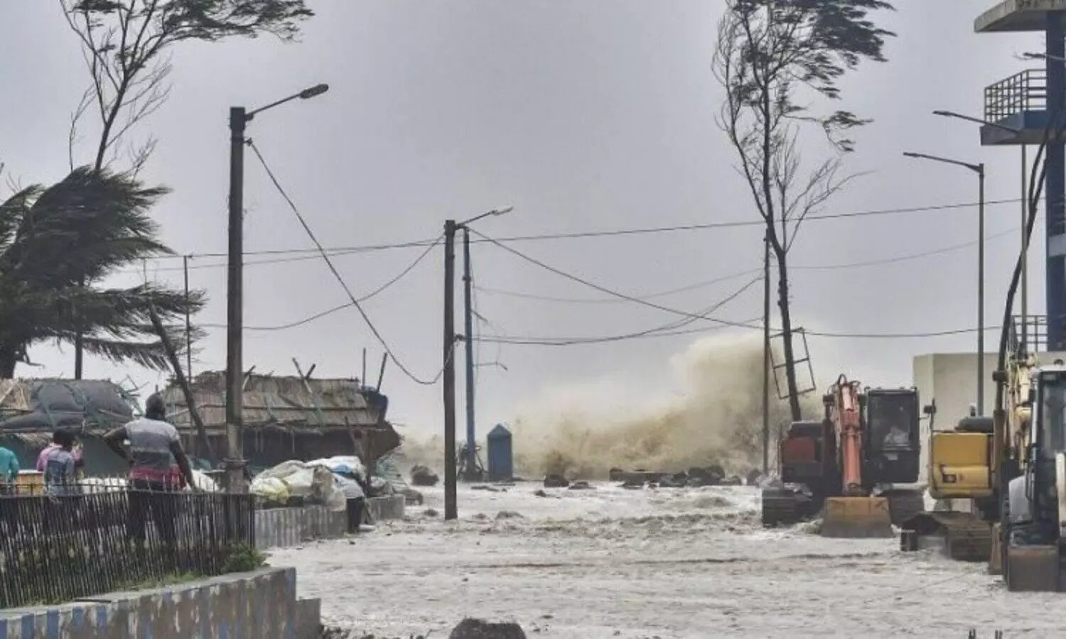 യാസ്​ ബംഗാളിൽ ബാധിച്ചത്​ ഒരു കോടി ആളുകളെ; മൂന്നു ലക്ഷം വീടുകൾക്ക്​ കേടു പറ്റിയെന്ന്​ മമത ബാനർജി