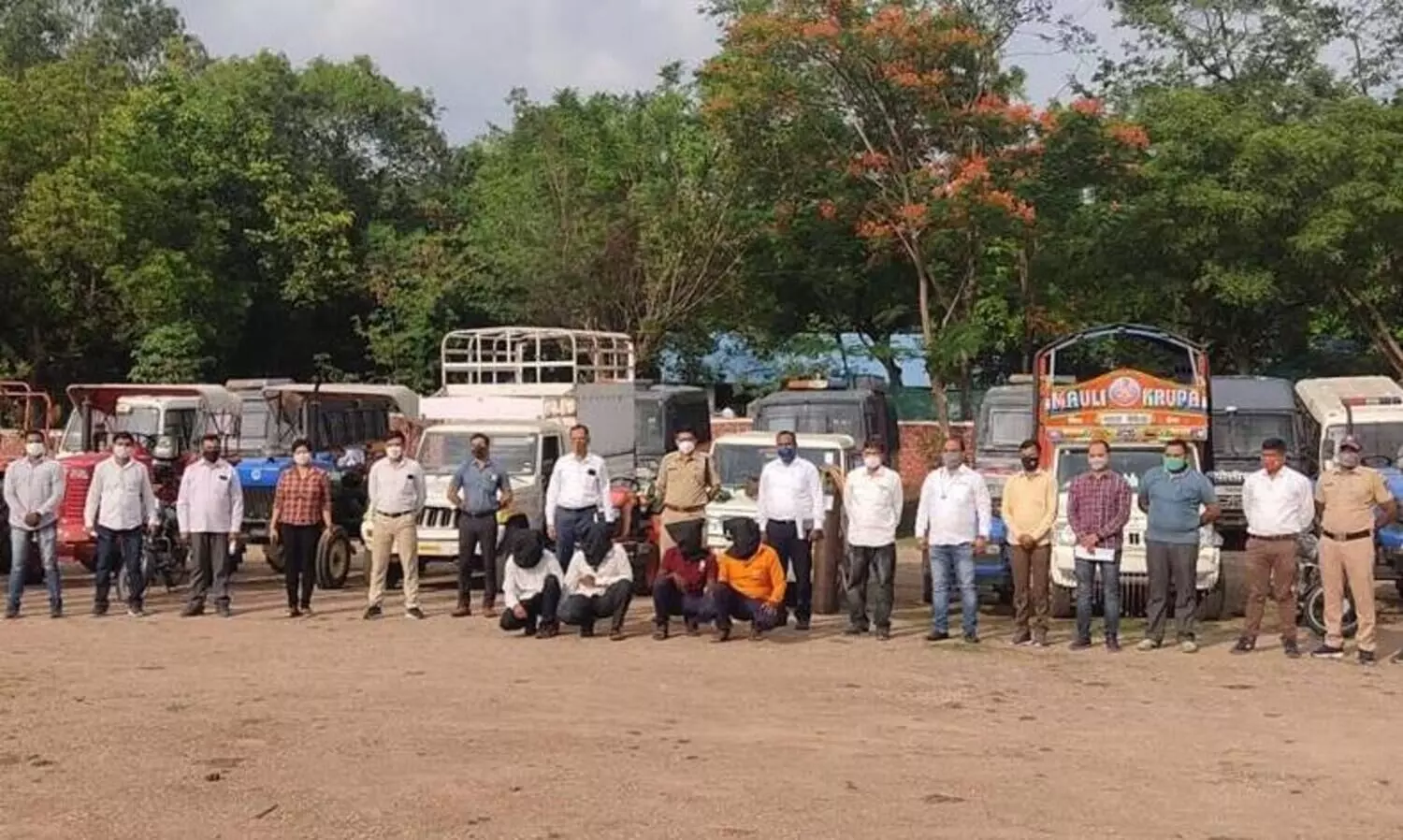 ട്രാക്​ടറുകളും പികപ്പുകളുമടക്കം 20 വാഹനങ്ങളും ആറു പശുക്കളും​ തൊണ്ടി മുതൽ; മോഷണ സംഘം പിടിയിൽ