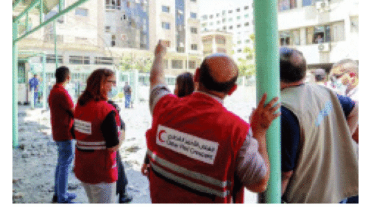 ബോം​ബി​നും ത​ക​ർ​ക്കാ​നാ​വി​ല്ല ഈ ​സ​ന്ന​ദ്ധ​സേ​വ​ക​രെ