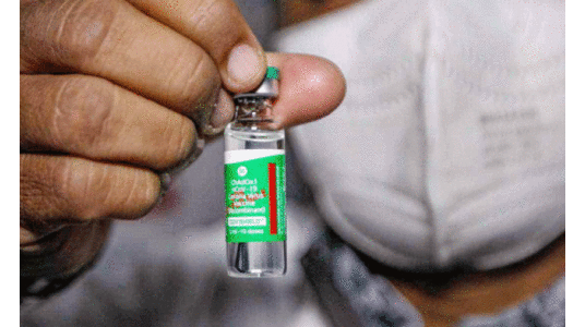 പ്ര​വാ​സി​ക​ൾ​ക്ക്​ വാ​ക്​​സി​ൻ ഡോ​സ്​ കാ​ല​ദൈ​ർ​ഘ്യം കു​റ​ക്ക​ണ​മെ​ന്ന്​ ആ​വ​ശ്യം