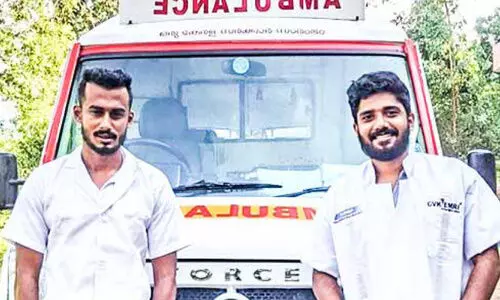 യുവതിക്കും നവജാത ശിശുവിനും രക്ഷകരായി ആരോഗ്യപ്രവർത്തകർ; അഭിനന്ദിച്ച്​ മന്ത്രി