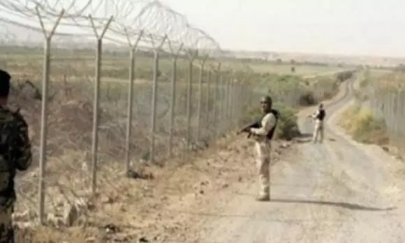 അതിര്ത്തികടക്കാന് ശ്രമിച്ച ആറു ആറ് അര്മേനിയന് സൈനികരെ പിടികൂടി അതിര്ത്തികടക്കാന് ശ്രമിച്ച ആറു ആറ് അര്മേനിയന് സൈനികരെ പിടികൂടി