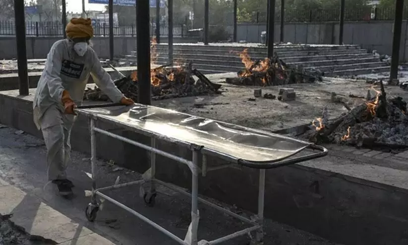 കോവിഡ് മരണം: ഇന്ത്യയുടെ കണക്ക് തെറ്റെന്ന് ന്യൂയോർക്ക് ടൈംസ്; റിപ്പോർട്ട് അടിസ്ഥാനരഹിതമെന്ന് കേന്ദ്രം കോവിഡ് മരണം: ഇന്ത്യയുടെ കണക്ക് തെറ്റെന്ന് ന്യൂയോർക്ക് ടൈംസ്; റിപ്പോർട്ട് അടിസ്ഥാനരഹിതമെന്ന് കേന്ദ്രം