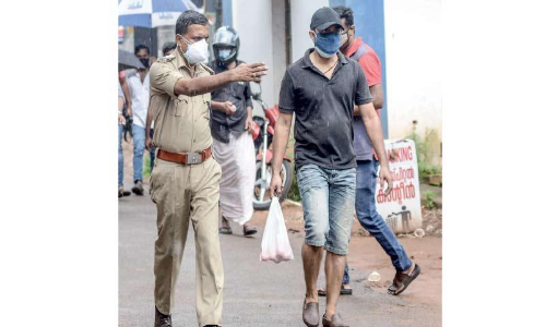 തിരിഞ്ഞുകളി വേണ്ട, കോവിഡ്​ ടെസ്​റ്റുമായി പൊലീസ്​ പിന്നാലെ