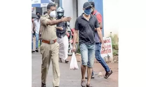 തിരിഞ്ഞുകളി വേണ്ട, കോവിഡ്​ ടെസ്​റ്റുമായി പൊലീസ്​ പിന്നാലെ