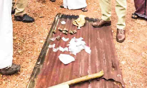 ശുചീകരണത്തിനിടെ കഞ്ചാവ് കണ്ടെത്തി