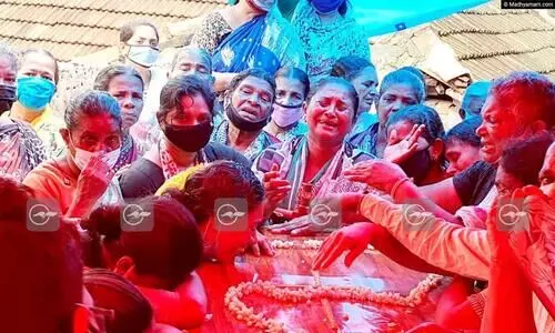 തീരാനൊമ്പരം...