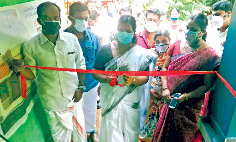 സ്നേഹജ സഹപാഠികളുടെ സ്​നേഹത്തണലിൽ