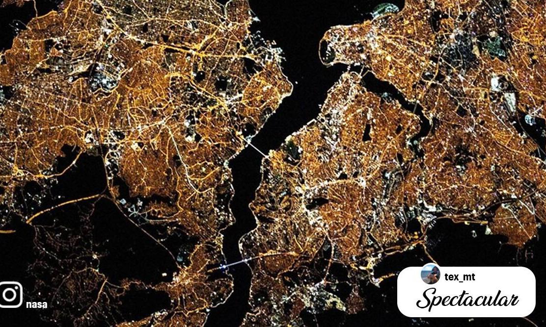 വെള്ളിവെളിച്ചത്തിൽ തിളങ്ങുന്ന ഇസ്താംബൂളിന്റെ ചിത്രം നാസ പുറത്തുവിട്ടു വെള്ളിവെളിച്ചത്തിൽ തിളങ്ങുന്ന ഇസ്താംബൂളിന്റെ ചിത്രം നാസ പുറത്തുവിട്ടു