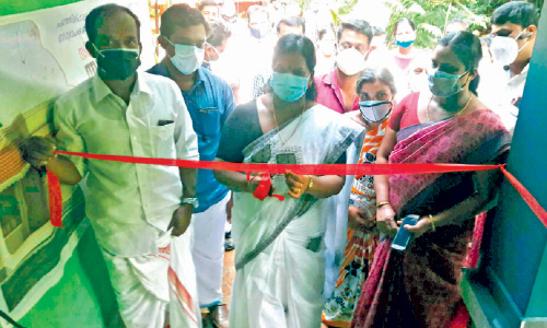 സ്നേഹജ സഹപാഠികളുടെ സ്​നേഹത്തണലിൽ