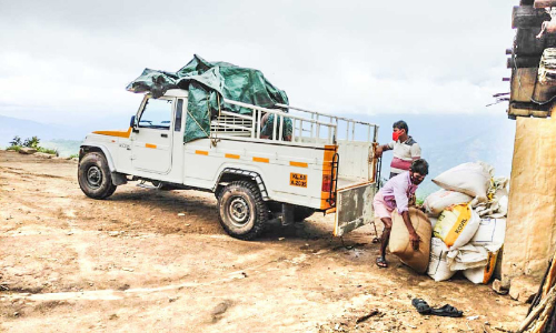 വിദൂര ആദിവാസിക്കുടികളിലും കോവിഡ്