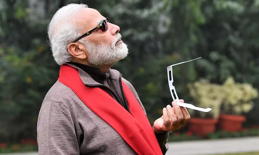 15 ലക്ഷം, എ.ടി.എം, കുത്തിവെപ്പ്.. എല്ലാത്തിനും ഇന്ത്യ കാത്തിരുന്നു; ഇടക്ക് താങ്കളും കാത്തിരിക്ക് -മോദിയോട് മഹുവ മൊയ്ത്ര 15 ലക്ഷം, എ.ടി.എം, കുത്തിവെപ്പ്.. എല്ലാത്തിനും ഇന്ത്യ കാത്തിരുന്നു; ഇടക്ക് താങ്കളും കാത്തിരിക്ക് -മോദിയോട് മഹുവ മൊയ്ത്ര