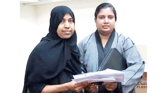 സാ​മൂ​ഹി​ക​പ്ര​വ​ർ​ത്ത​ക​രു​ടെ ഇ​ട​പെ​ട​ൽ : അ​സു​ഖ​ബാ​ധി​ത​യാ​യ ക​സ്തൂ​രി നാ​ട്ടി​ലേ​ക്ക്​ മ​ട​ങ്ങി