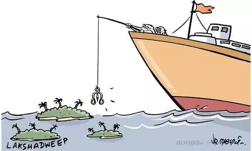 ലക്ഷദ്വീപിൽ നിയമപരിഷ്​കാരങ്ങൾ നടപ്പാക്കി സെക്രട്ടറി; വിശദീകരണം ആവശ്യപ്പെട്ട്​ ജില്ലാ പഞ്ചായത്ത്​ പ്രസിഡന്‍റ്​