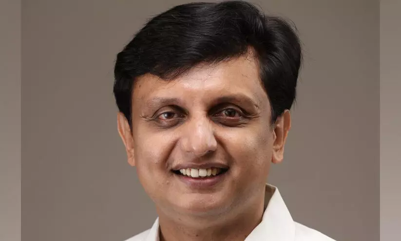 കോടതി വിമർശിച്ച റോഡുകളിൽ ഒന്നു മാത്രമാണ്​ പൊതുമരാമത്തി​േന്‍റതെന്ന്​ മന്ത്രി റിയാസ്​; ജലസേചന വകുപ്പിനെതിരെ വിമർശനം