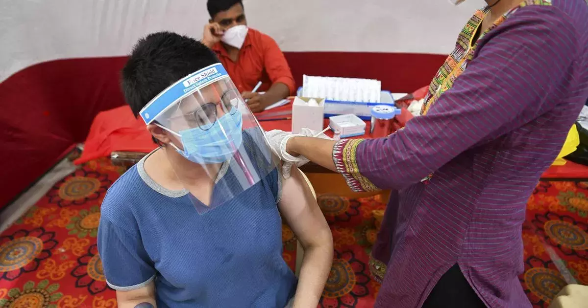 ആഡംബര ഹോട്ടലുകളിൽ വാക്സിനേഷൻ നടത്തുന്നത് നിയമവിരുദ്ധമെന്ന് കേന്ദ്ര സർക്കാർ