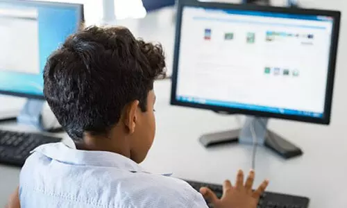 വീ​ടു​ക​ളി​ല​ല്ലാ​തെ പൊ​തു​പ​ഠ​ന കേ​ന്ദ്ര​ങ്ങ​ളെ ആ​ശ്ര​യി​ക്കു​ന്ന​വ​ർ 10,267; ഓൺലൈൻ പഠനസൗകര്യമില്ലാതെ ജില്ലയിൽ 1144 വിദ്യാർഥികൾ